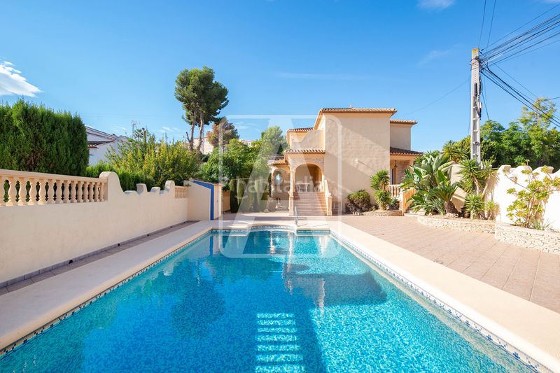 Foto dfa95436-7848-4d9d-bb41-5b5546a27638. Xalet amb calefacció aparcament piscina a La Fustera Benissa
