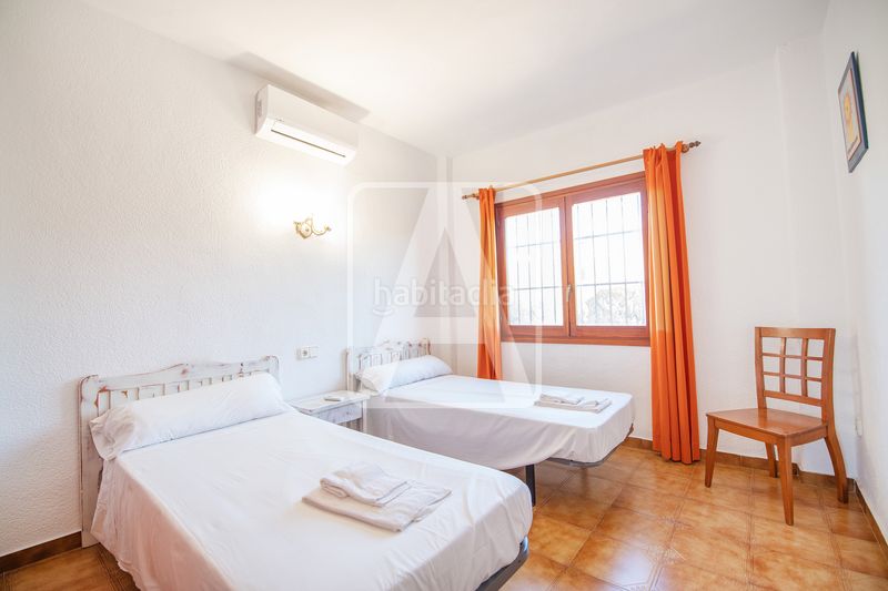 Foto d0aaee12-6fa0-4bc5-8d5f-ede8a81d0f10. Chalet en La Fustera Benissa