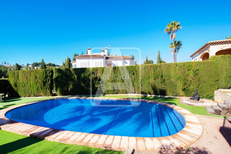 Foto f1f235e2-3fda-417a-bfbe-2ec05e932cca. Chalet en La Fustera Benissa