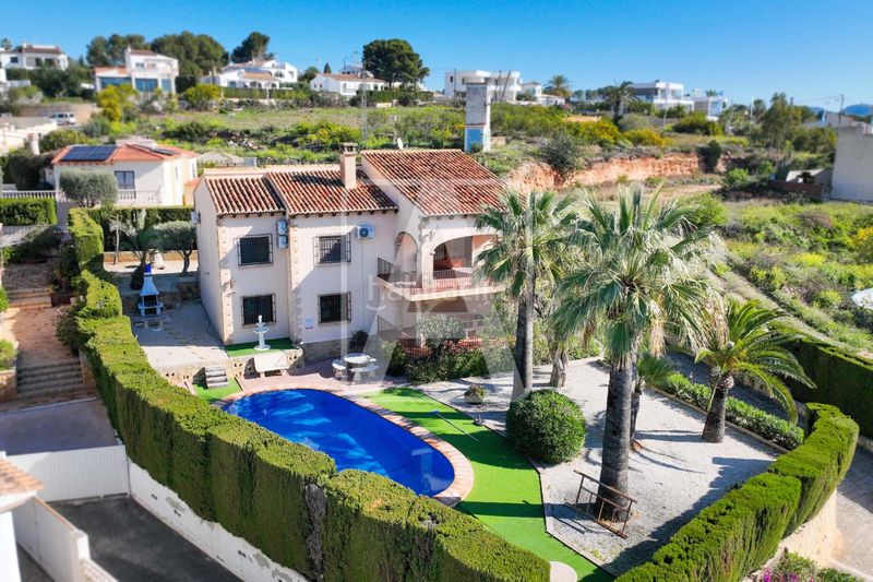 Foto ffefa8a7-1a0a-43ee-a10a-712caf50be9b. Chalet en La Fustera Benissa