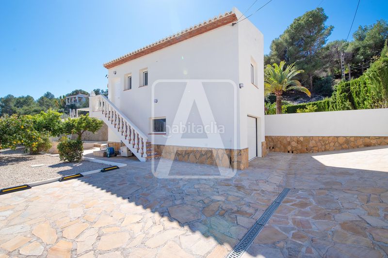 Foto 42bcaf51-8470-481b-8e56-a33b349daf12. Xalet amb calefacció aparcament piscina a Cala Advocat-Baladrar Benissa