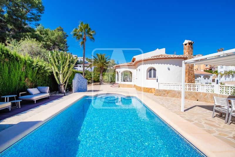 Foto a9243151-883b-438d-9ec8-994b87652924. Xalet amb calefacció aparcament piscina a Cala Advocat-Baladrar Benissa