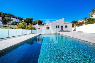 Chalet in Cala Advocat-Baladrar