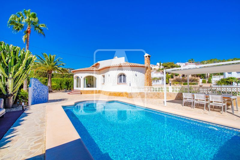 Foto 812f429f-2c18-471a-aad6-aa73ca618177. Chalet en Cala Advocat-Baladrar Benissa