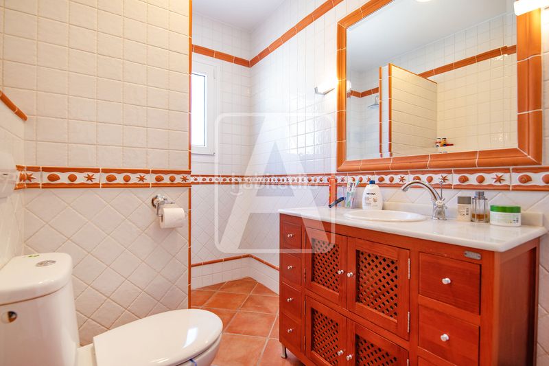 Foto a531efe0-f299-4b25-b0ff-b60b59cbfce8. Chalet en Cala Advocat-Baladrar Benissa