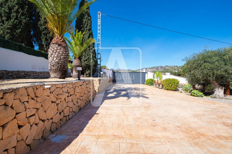 Foto 1cf8fa79-9faa-4a80-9105-2846a2b60dd8. Xalet amb calefacció aparcament piscina a La Fustera Benissa