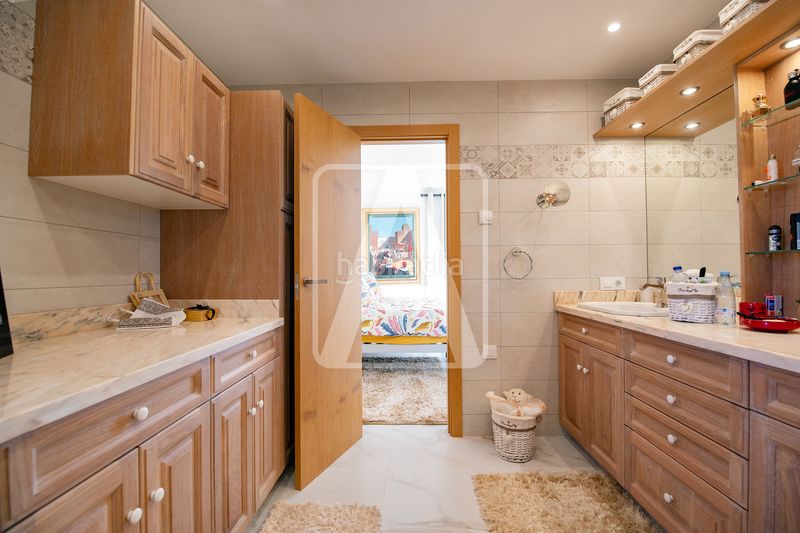 Foto a5f22536-a63d-4817-8bd7-dc0743faa73f. Xalet amb calefacció aparcament piscina a La Fustera Benissa