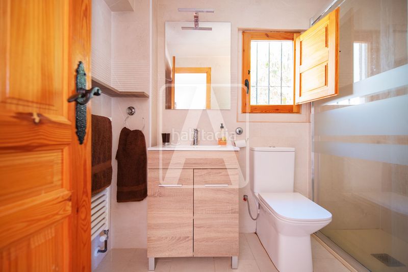 Foto 53cb2a98-bd31-47b6-8ddb-4f95c7b0f94a. Chalet en La Fustera Benissa