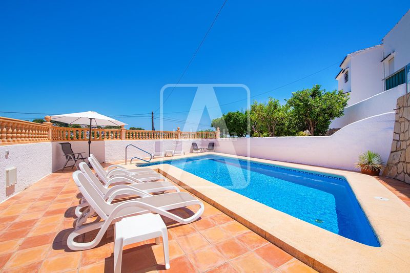 Foto c837d529-2956-4a82-ab33-1a602661b8f6. Chalet en La Fustera Benissa