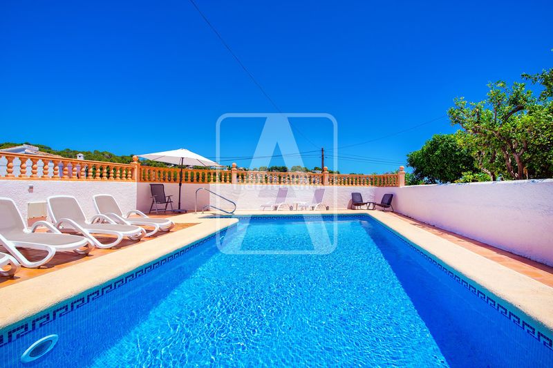 Foto d9ce21f2-1be0-4b04-9a08-a9366831d483. Chalet en La Fustera Benissa
