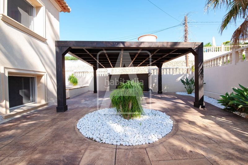 Foto b5d5f04f-c49a-42d8-b456-6dbbf1c41889. Chalet en La Fustera Benissa