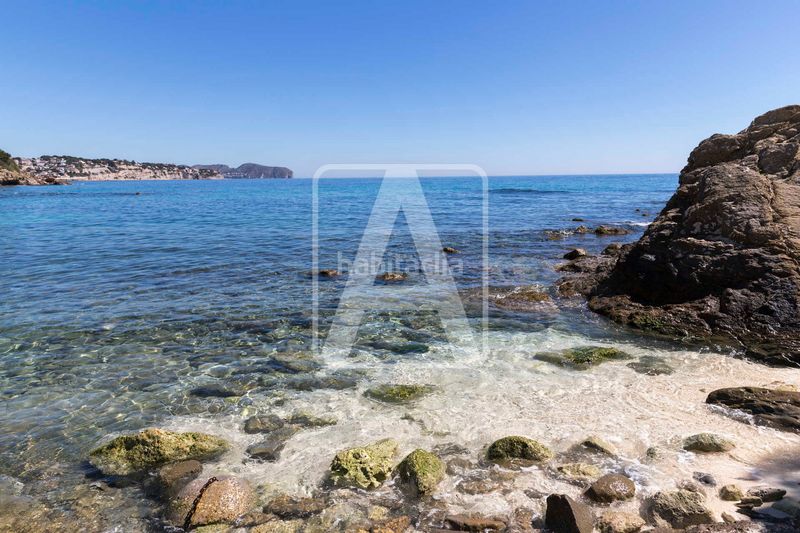 Foto d5a1ad6b-2caf-4f67-b110-0a6a4c1812f4. Xalet amb calefacció aparcament piscina a La Fustera Benissa