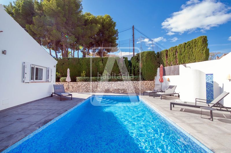 Foto d183d72d-e50e-4912-b648-327cce1a554c. Xalet amb calefacció aparcament piscina a La Fustera Benissa