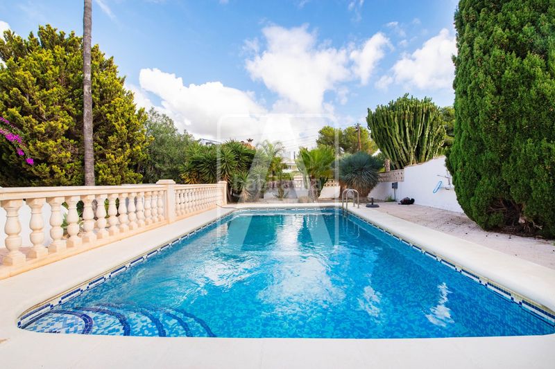 Foto bf5fb43d-36a5-4945-ba13-304b22f9f67e. Xalet amb calefacció aparcament piscina a La Fustera Benissa