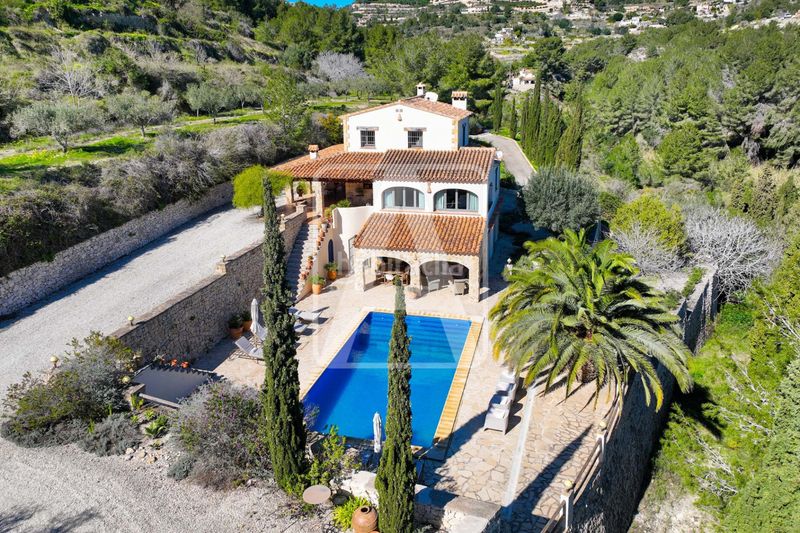 Foto 27b818b5-8a77-4ccc-a7a7-5b5975395028. Masia amb calefacció aparcament piscina a Benissa pueblo Benissa