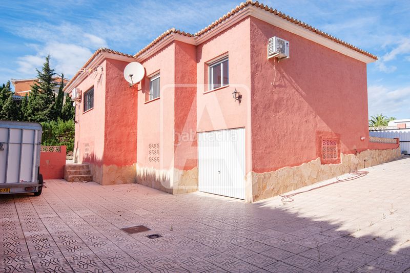 Foto 0261bf21-ea13-4d69-b9e7-8ca5b82c2f72. Xalet amb calefacció aparcament piscina a Carrió - La Merced - Los Pinos Calp