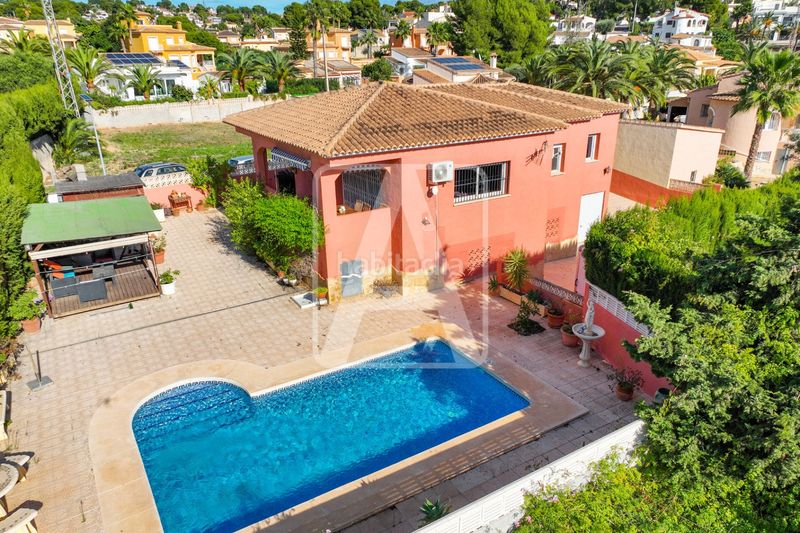 Foto 45f3d0c3-1cb6-45ac-a94b-025158ad0fe2. Xalet amb calefacció aparcament piscina a Carrió - La Merced - Los Pinos Calp