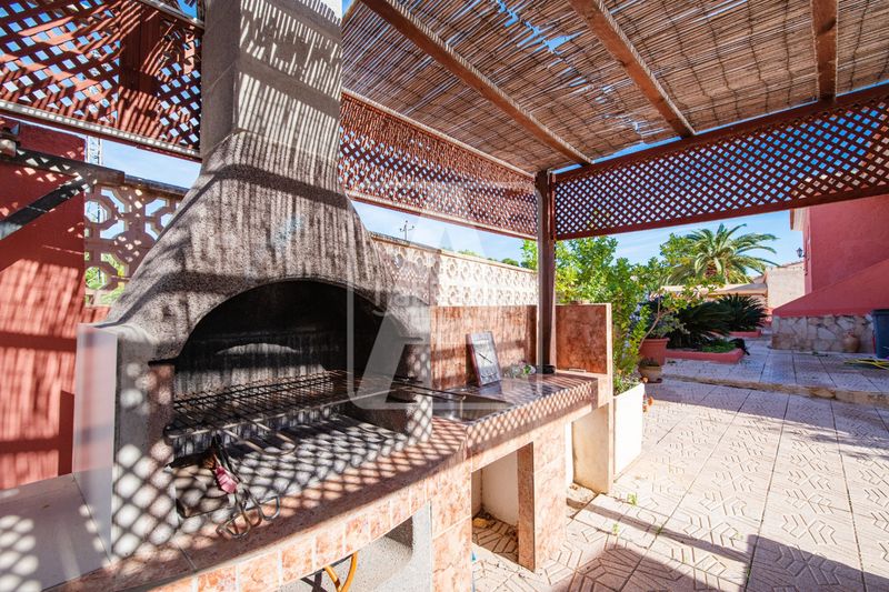 Foto e90a0a2a-82ab-4dc0-892a-21c1f61a31d9. Xalet amb calefacció aparcament piscina a Carrió - La Merced - Los Pinos Calp