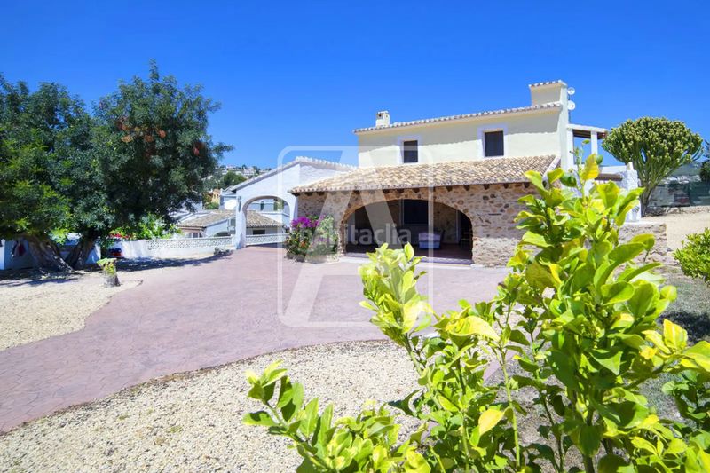 Foto c8b59faa-5692-42e1-a8f6-7ff175d76c7e. Xalet amb calefacció aparcament piscina a Cometa Calp