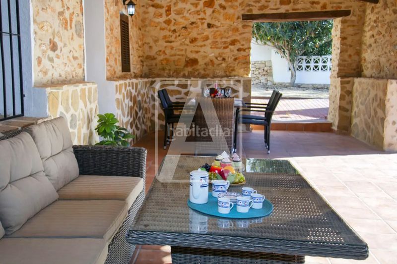 Foto f8d7ae58-d5a7-4bed-be39-b0c03e0cdedc. Xalet amb calefacció aparcament piscina a Cometa Calp