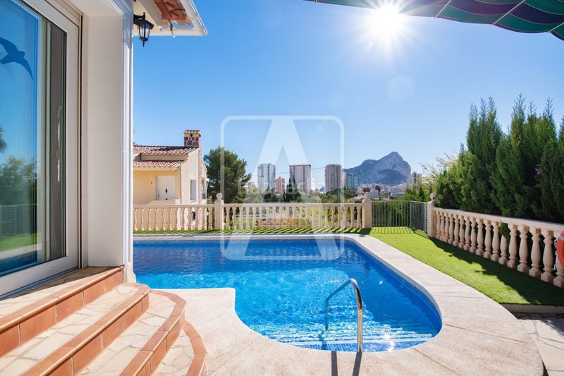 Foto 541f85a6-7d8d-4954-bd99-d26538e6ae46. Xalet amb calefacció aparcament piscina a Carrió - La Merced - Los Pinos Calp