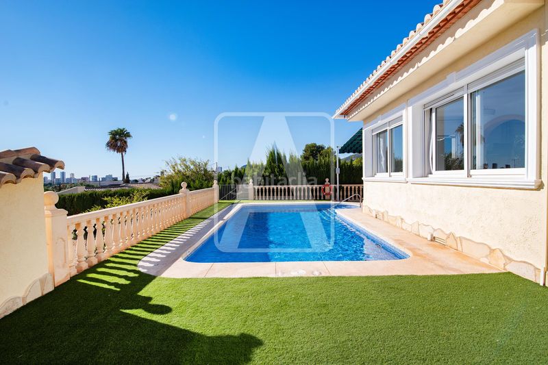 Foto feb2ce56-ad88-4ff9-9c0a-c1c84ef0c4dc. Xalet amb calefacció aparcament piscina a Carrió - La Merced - Los Pinos Calp