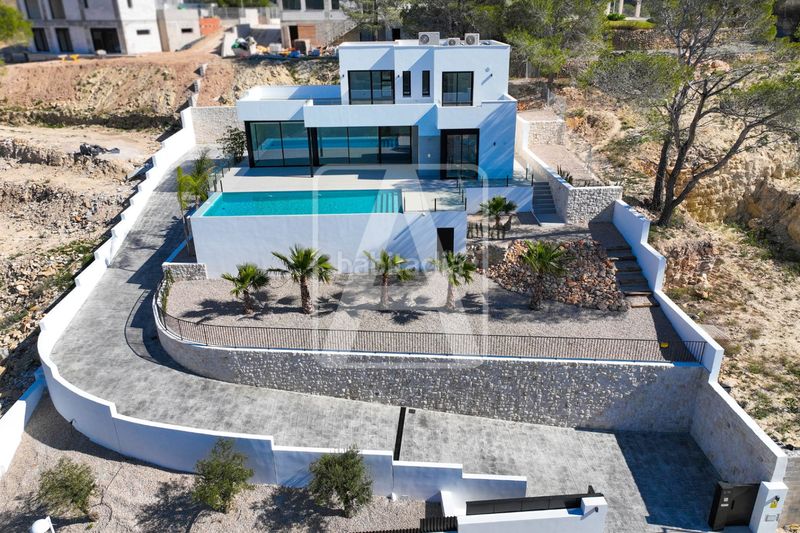 Foto 472a616d-688f-47b2-be94-09b439223a67. Chalet en La Empedrola Calp
