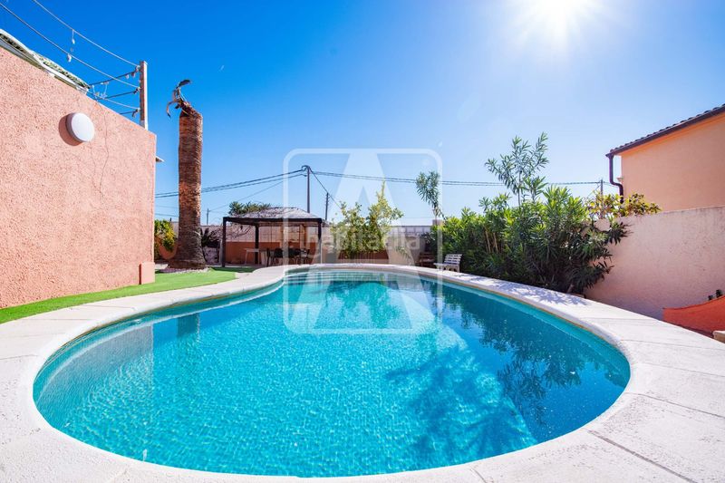 Foto 2f69a0cc-a981-4a76-ba6a-c384032baba7. Xalet amb aparcament piscina a Cometa Calp