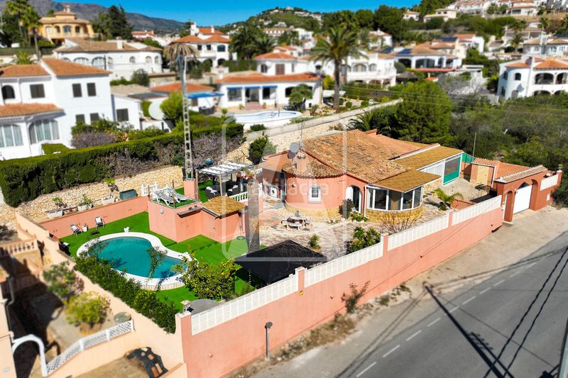 Foto 416091b4-8cb3-4ae9-ae16-c584f724cbbd. Xalet amb aparcament piscina a Cometa Calp