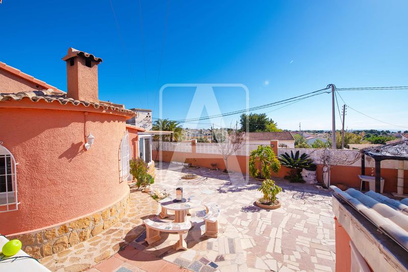 Foto 7e2556ce-73d2-411f-885e-b35817d83f66. Xalet amb aparcament piscina a Cometa Calp