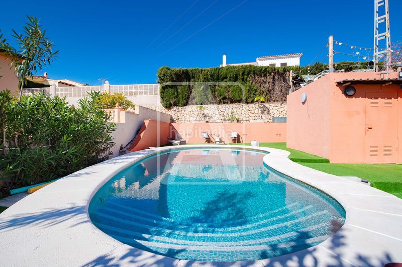 Foto 98246cf6-7be4-47b7-9bb0-b20568b03d69. Xalet amb aparcament piscina a Cometa Calp