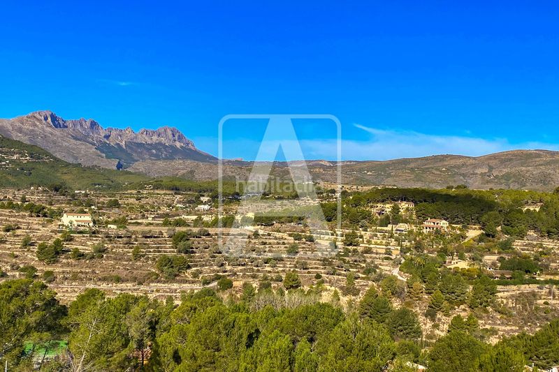 Foto 1559f5ce-0f44-43cf-bb91-c998ad1929e1. Xalet amb aparcament piscina a La Empedrola Calp