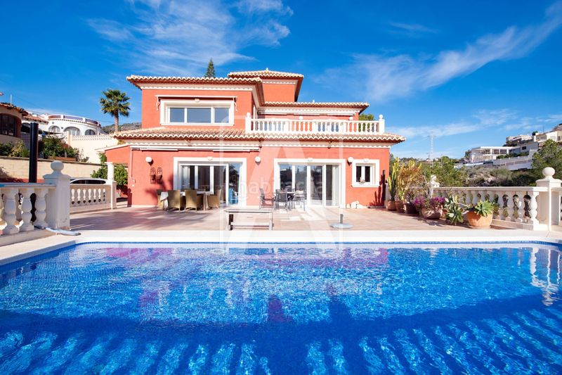 Foto 420153f9-1932-4d7a-997d-3ae5d80fdcee. Chalet en Canuta Calp