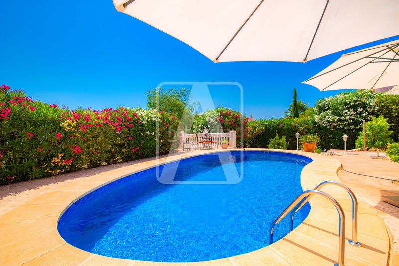 Foto b4bf85ce-21b3-46b1-b984-0ed1bf8de23b. Xalet amb calefacció aparcament piscina a Cometa Calp