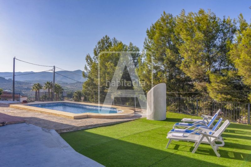 Foto 8562d0be-d7d1-417f-b6b9-e61871494b2c. Chalet en Cometa Calp
