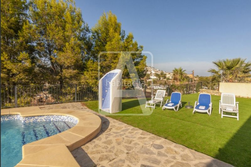 Foto 608bf6aa-674c-4f3d-b59e-84af3e1db1d1. Xalet amb aparcament piscina a Cometa Calp