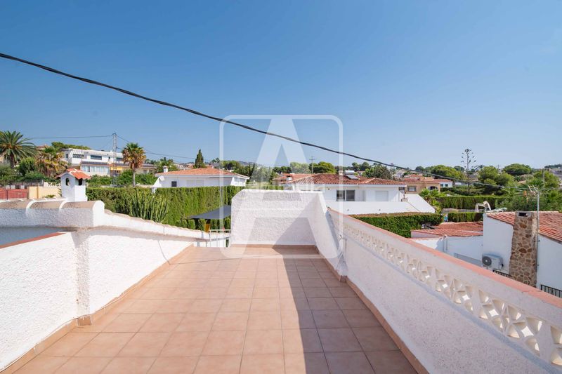 Foto 0471a4b3-ec5d-43be-8738-2155543a2662. Xalet amb calefacció aparcament piscina a Carrió - La Merced - Los Pinos Calp