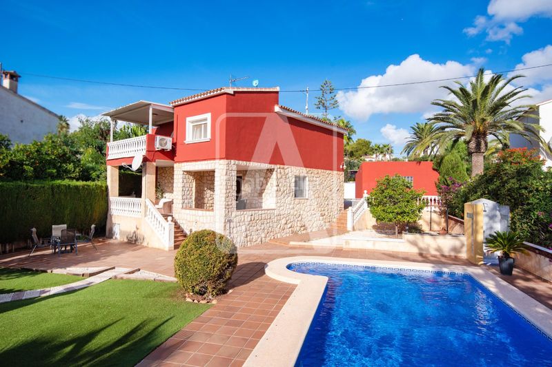Foto 252ecae4-703e-4ecc-b6e4-b0cb73f92019. Xalet amb calefacció aparcament piscina a Cometa Calp