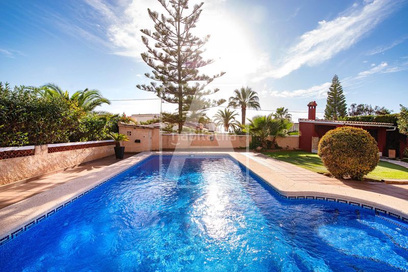 Foto e02e8e4b-cfcd-493c-9067-6bb7d236d29c. Xalet amb calefacció aparcament piscina a Cometa Calp