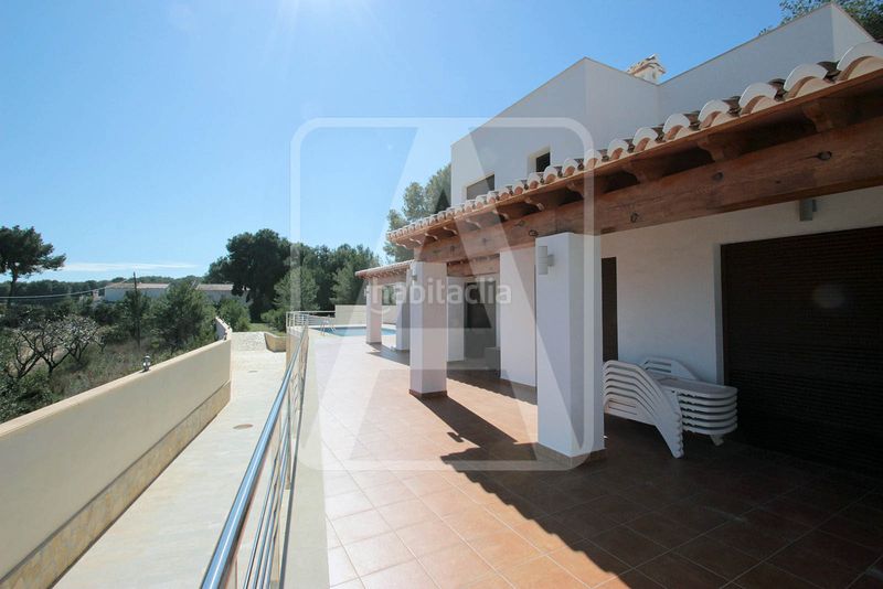 Foto 709037ff-8103-4bd2-b862-6a5ab291f2e9. Xalet amb calefacció aparcament piscina a Pinar de Advocat-Cometa Moraira