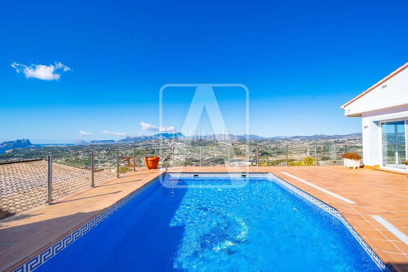 Foto 59997db0-d638-4650-84dd-9fdb6a75b714. Xalet amb calefacció aparcament piscina a Paichi Moraira