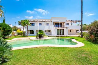 Xalet a Cala Advocat-Baladrar