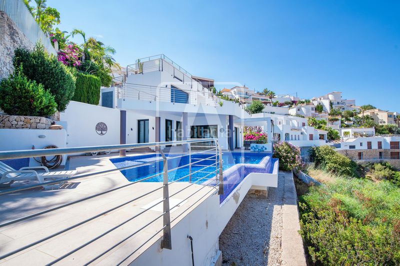 Foto 1a86bedd-4d6f-42d2-b758-38ec8d25dee5. Chalet en Paichi Moraira