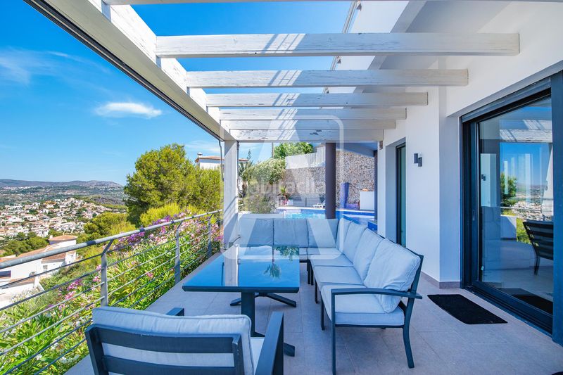 Foto 3bd3a83e-efa9-4130-a36d-68bae54d46d9. Chalet en Paichi Moraira