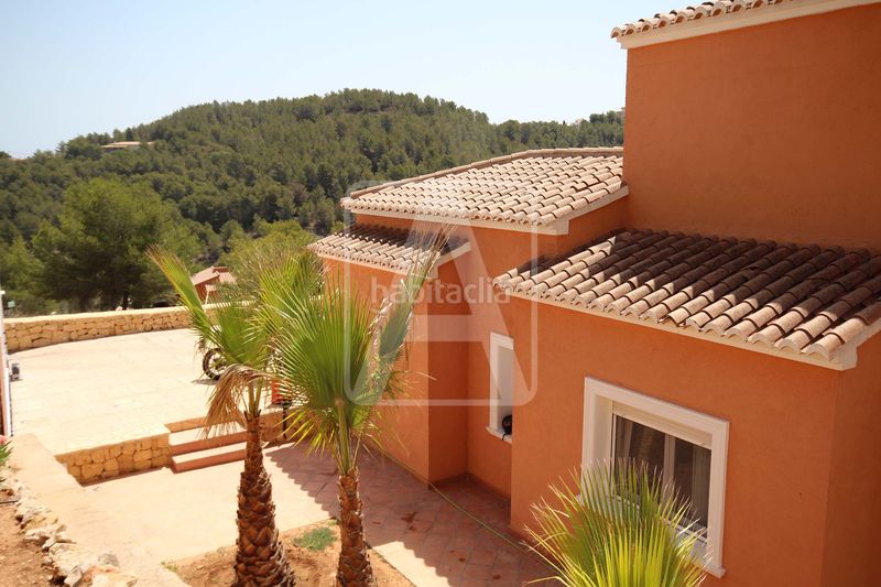 Foto 57c4b2cb-bdcc-4f2d-ac58-eedde7085a29. Chalet with parking pool in Partida Comunes-Adsubia Xàbia