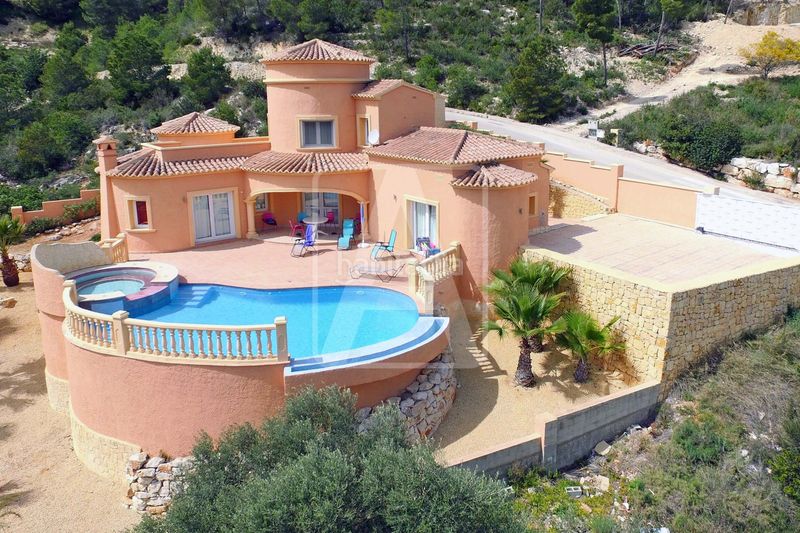 Foto 84f48b25-e0c0-4b80-adfb-2ca84506ffee. Chalet with parking pool in Partida Comunes-Adsubia Xàbia