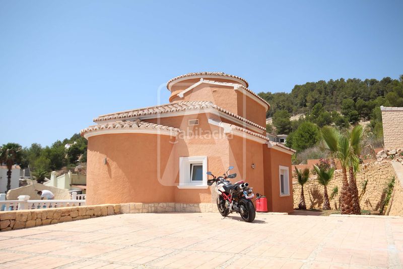 Foto b75fdef1-85a9-44b7-ae02-b2575fa7802d. Chalet with parking pool in Partida Comunes-Adsubia Xàbia