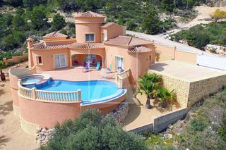 Chalet in Partida Comunes-Adsubia