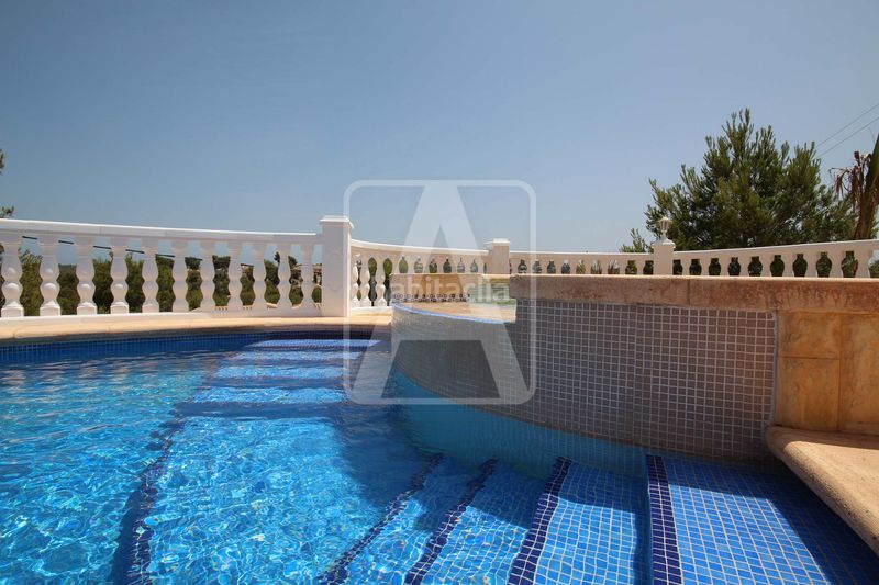 Foto aa9f386c-5b8e-4ead-8cf6-3d3fa17717c4. Xalet amb calefacció aparcament piscina a La Granadella - Costa Nova Xàbia