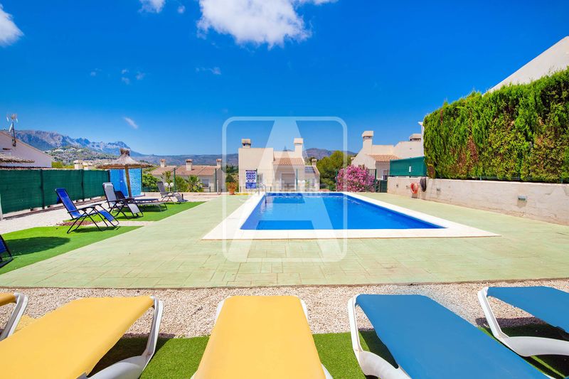 Foto 0b5e78ee-232e-405e-b2b3-aeb0f8b85456. Xalet amb calefacció aparcament piscina a Cometa Calp